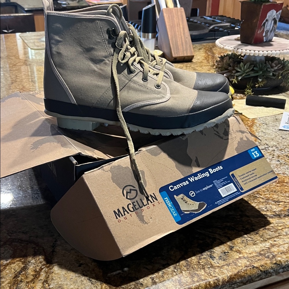 Magellan Outdoors Men's Two-Tone Canvas Boots